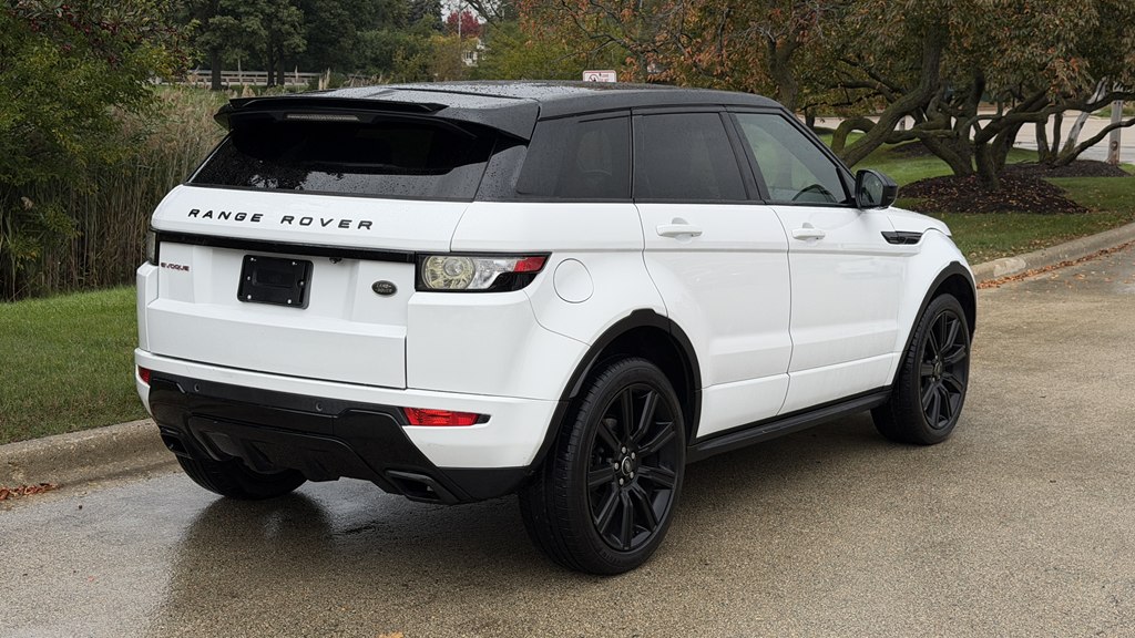 Photo 2 of this LAND ROVER RANGE ROVER EVO