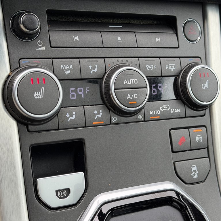 Photo 55 of this LAND ROVER RANGE ROVER EVO