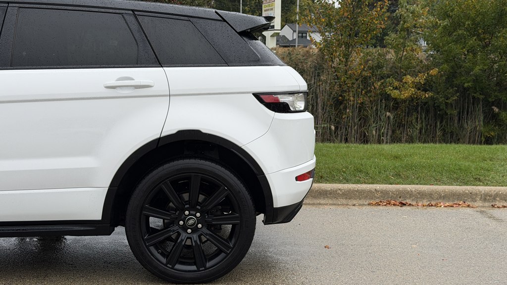 Photo 10 of this LAND ROVER RANGE ROVER EVO