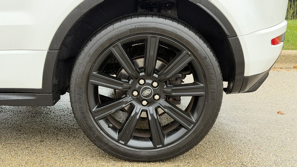 Photo 19 of this LAND ROVER RANGE ROVER EVO