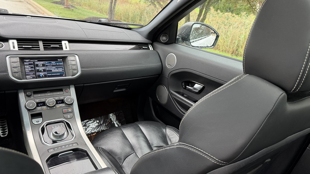 Photo 39 of this LAND ROVER RANGE ROVER EVO