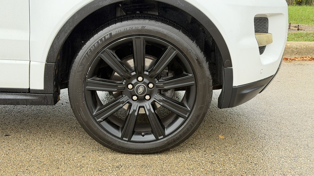 Photo 20 of this LAND ROVER RANGE ROVER EVO