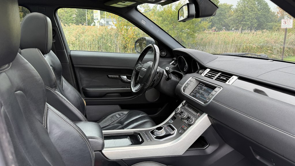 Photo 44 of this LAND ROVER RANGE ROVER EVO
