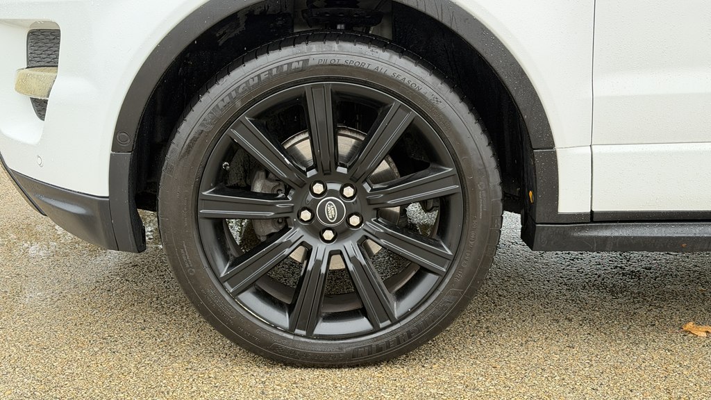Photo 18 of this LAND ROVER RANGE ROVER EVO