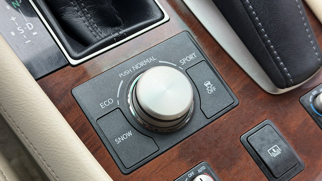 Photo 71 of this LEXUS LS 460