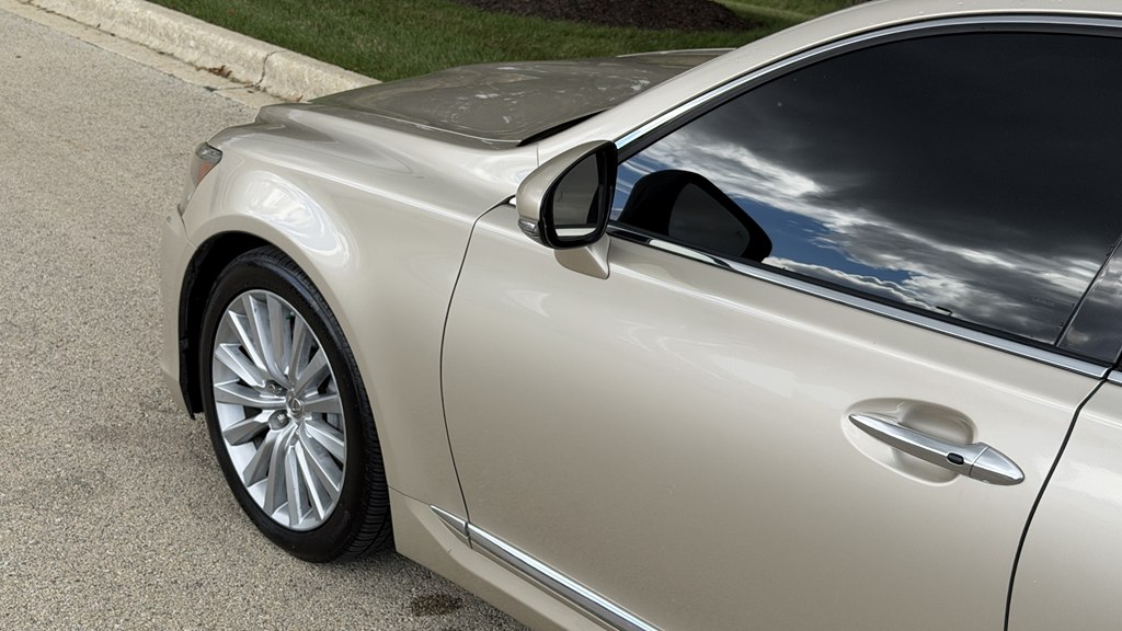 Photo 15 of this LEXUS LS 460