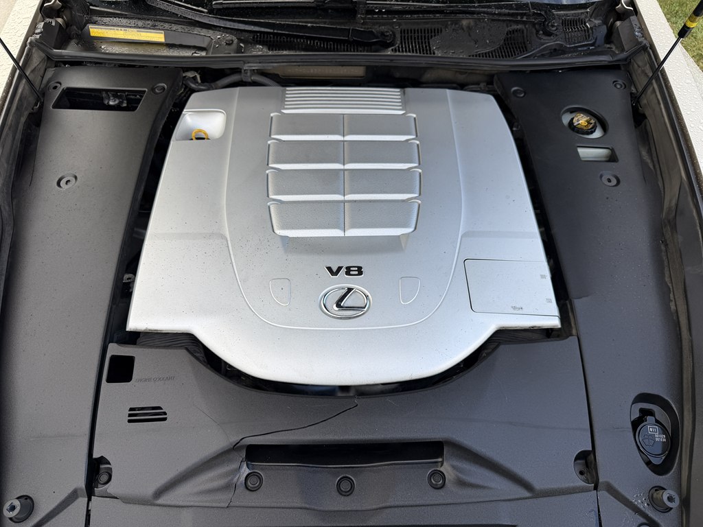 Photo 27 of this LEXUS LS 460
