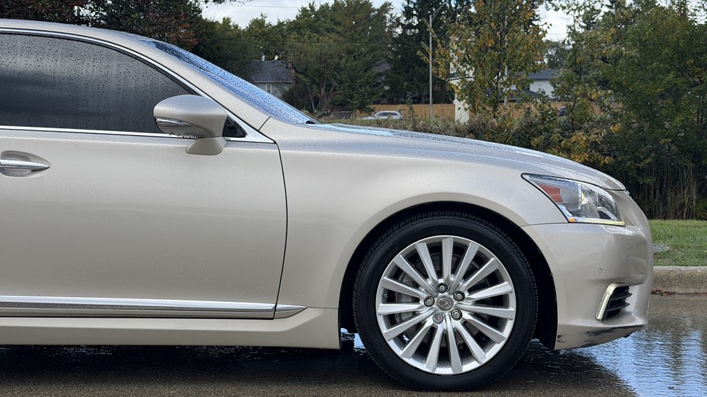 Photo 7 of this LEXUS LS 460