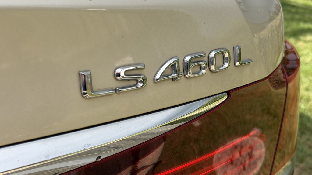 Photo 13 of this LEXUS LS 460