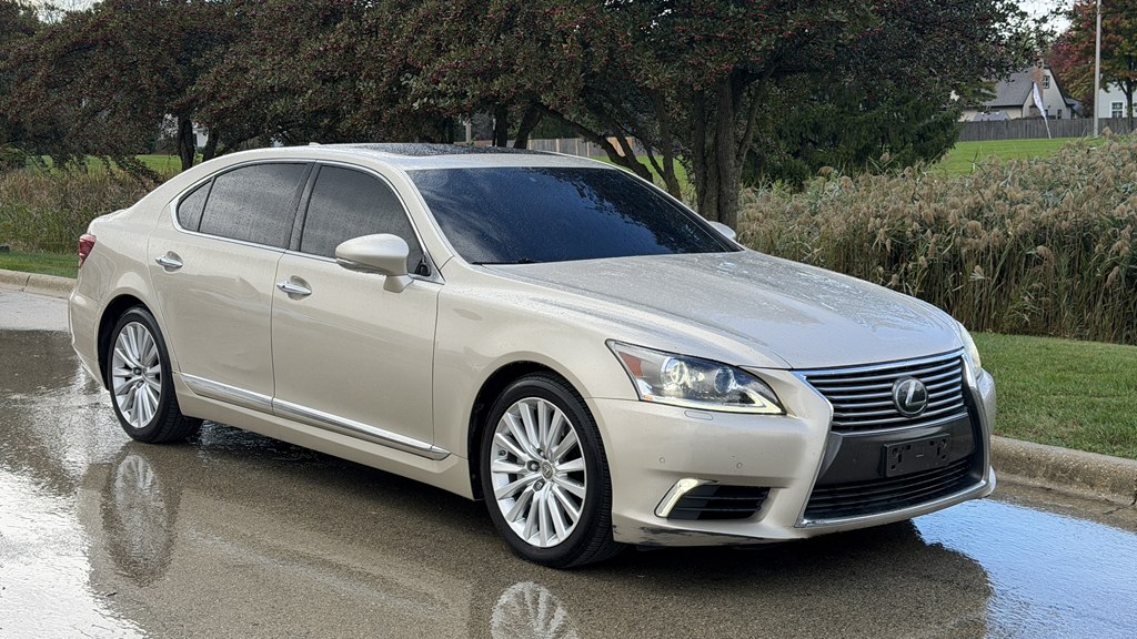 Photo 3 of this LEXUS LS 460