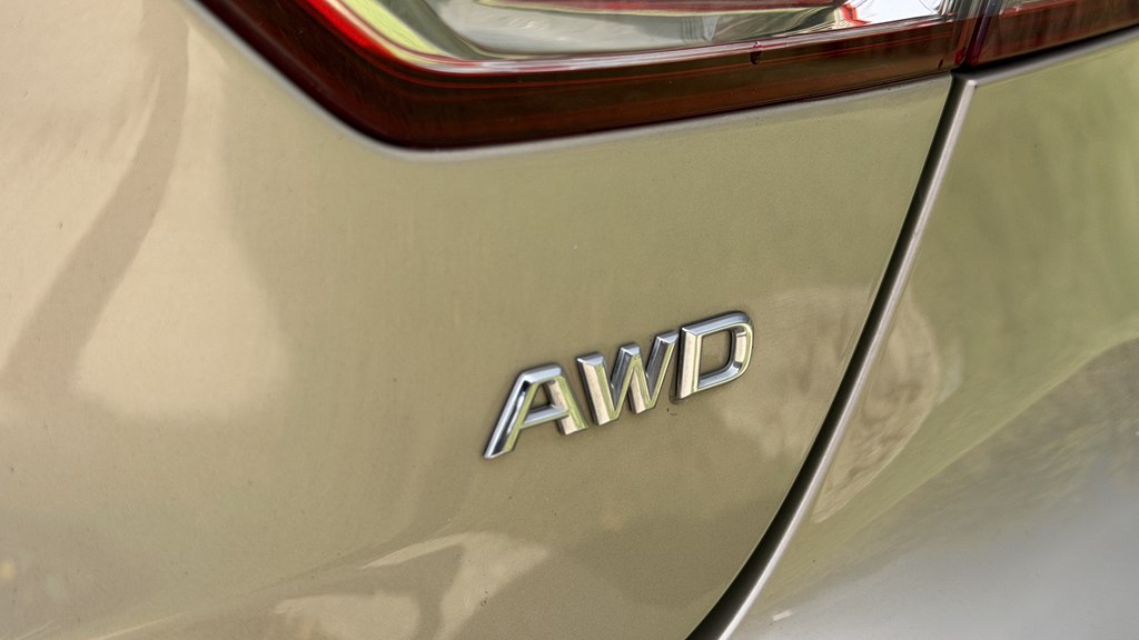 Photo 14 of this LEXUS LS 460