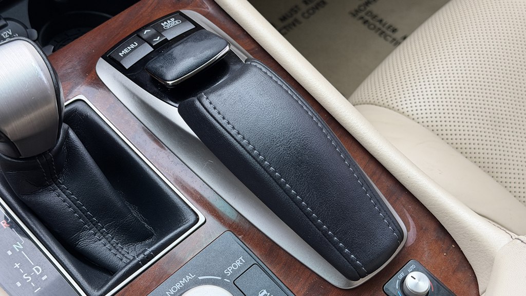 Photo 69 of this LEXUS LS 460