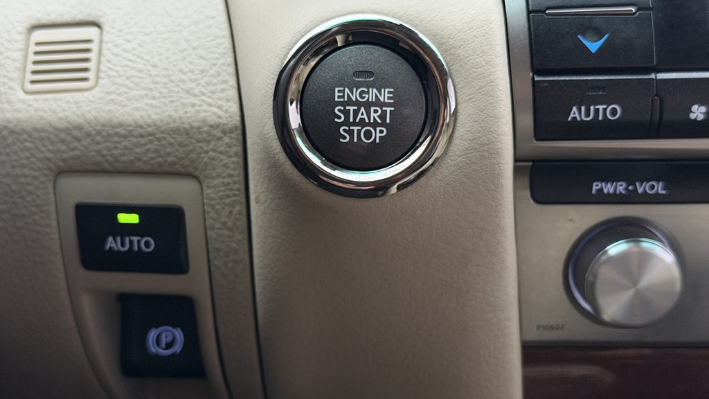 Photo 61 of this LEXUS LS 460