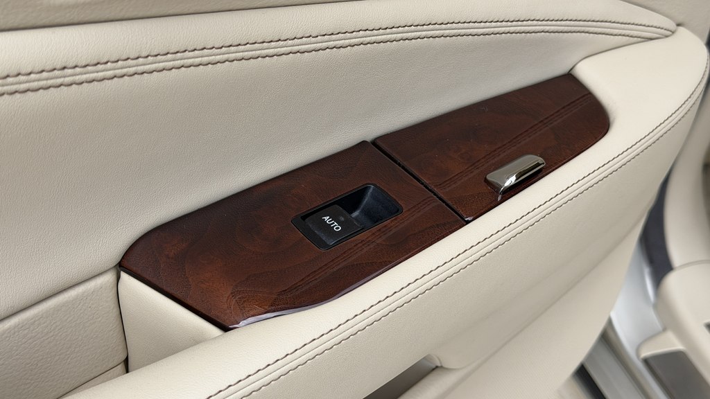 Photo 55 of this LEXUS LS 460