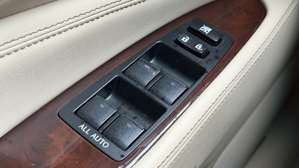 Photo 59 of this LEXUS LS 460