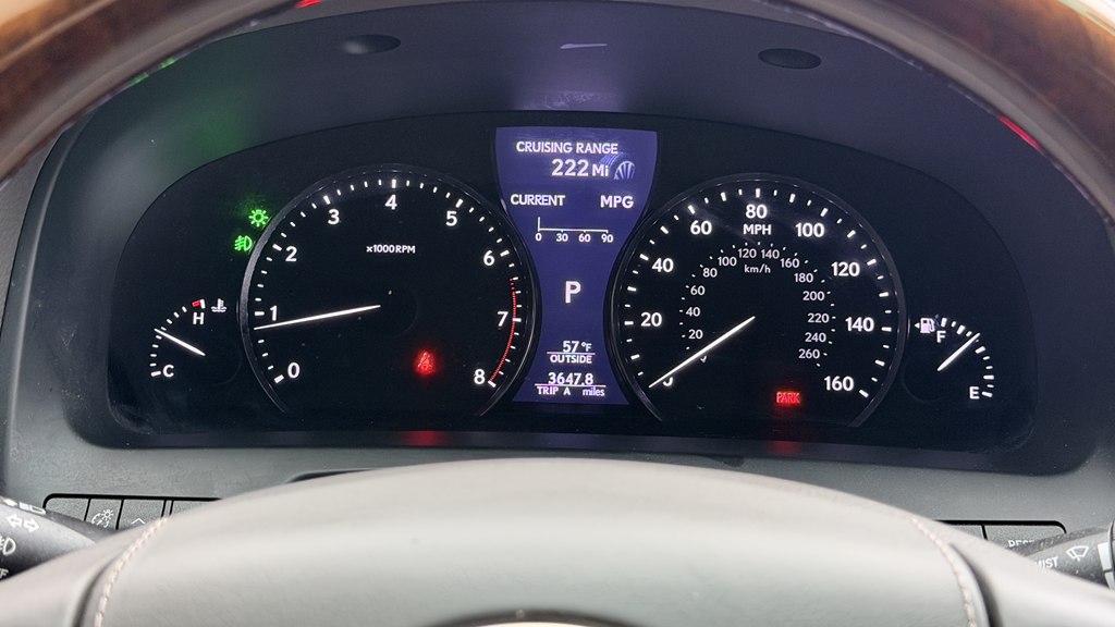 Photo 31 of this LEXUS LS 460