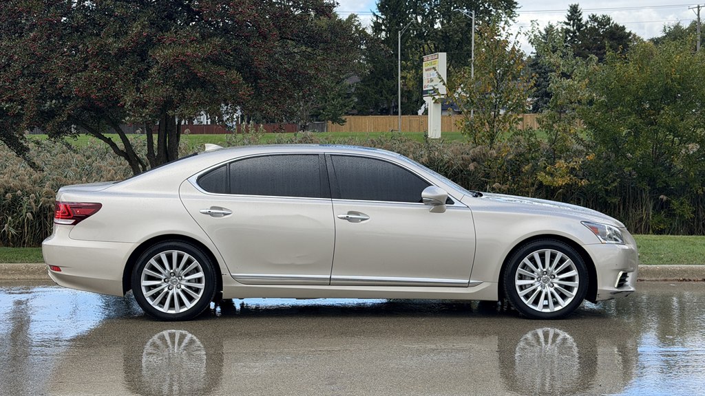 Photo 5 of this LEXUS LS 460