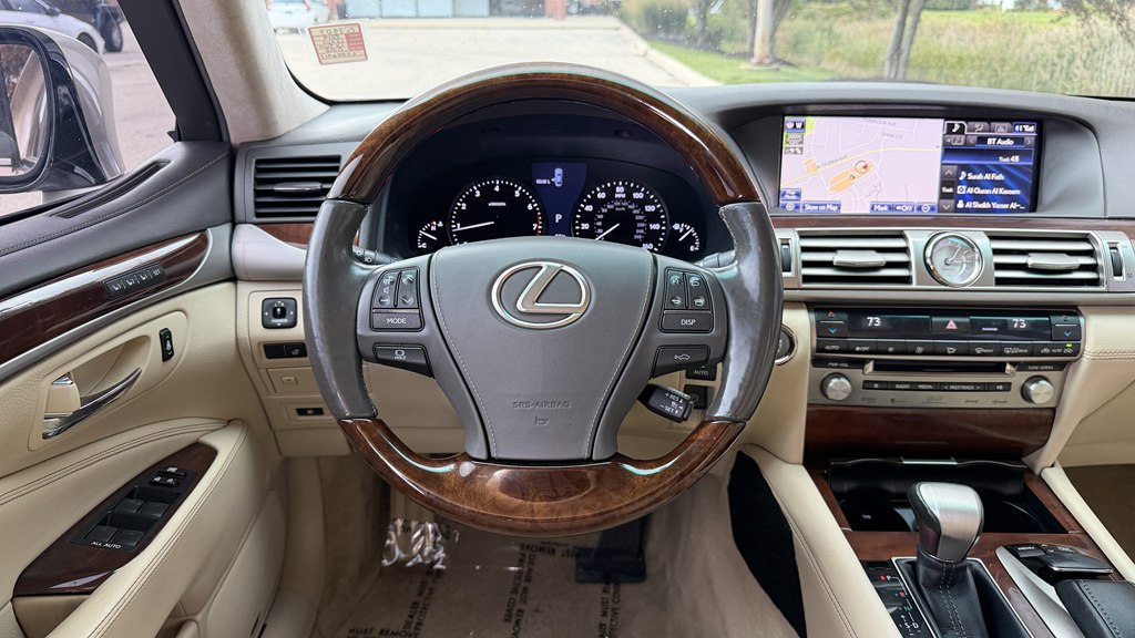 Photo 30 of this LEXUS LS 460