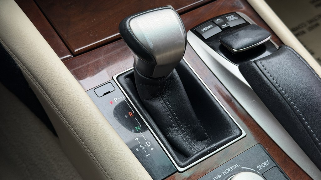 Photo 68 of this LEXUS LS 460