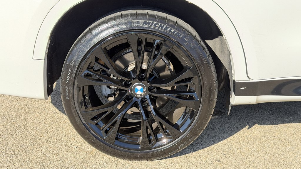 Photo 21 of this BMW X6