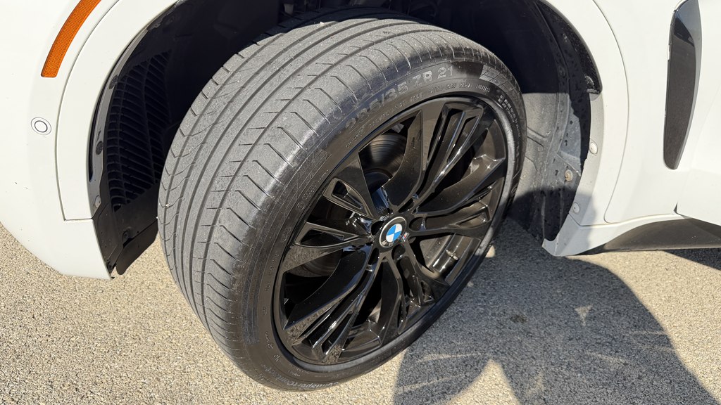 Photo 17 of this BMW X6