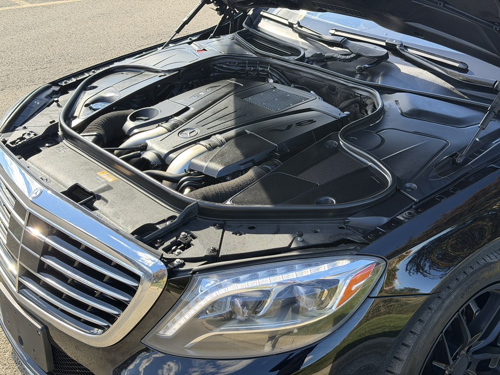 Photo 26 of this MERCEDES-BENZ S-CLASS