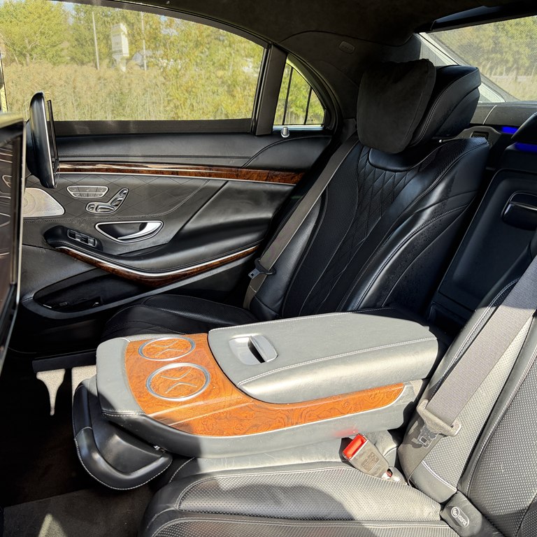 Photo 36 of this MERCEDES-BENZ S-CLASS