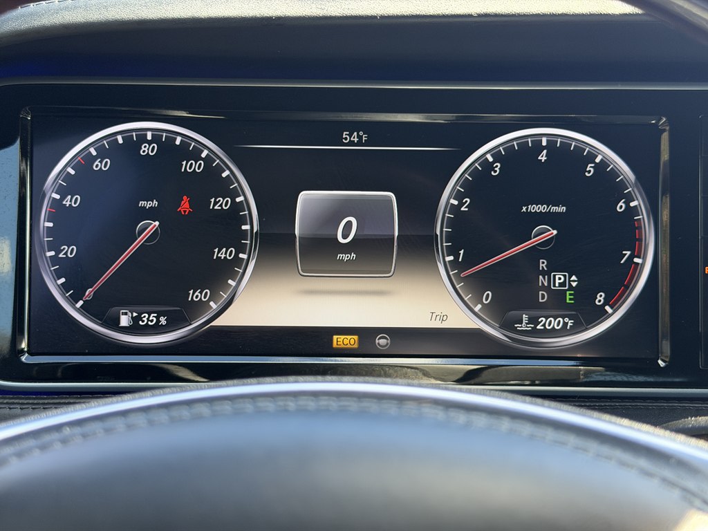 Photo 30 of this MERCEDES-BENZ S-CLASS