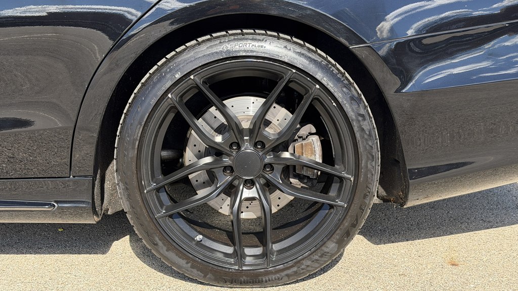 Photo 19 of this MERCEDES-BENZ S-CLASS