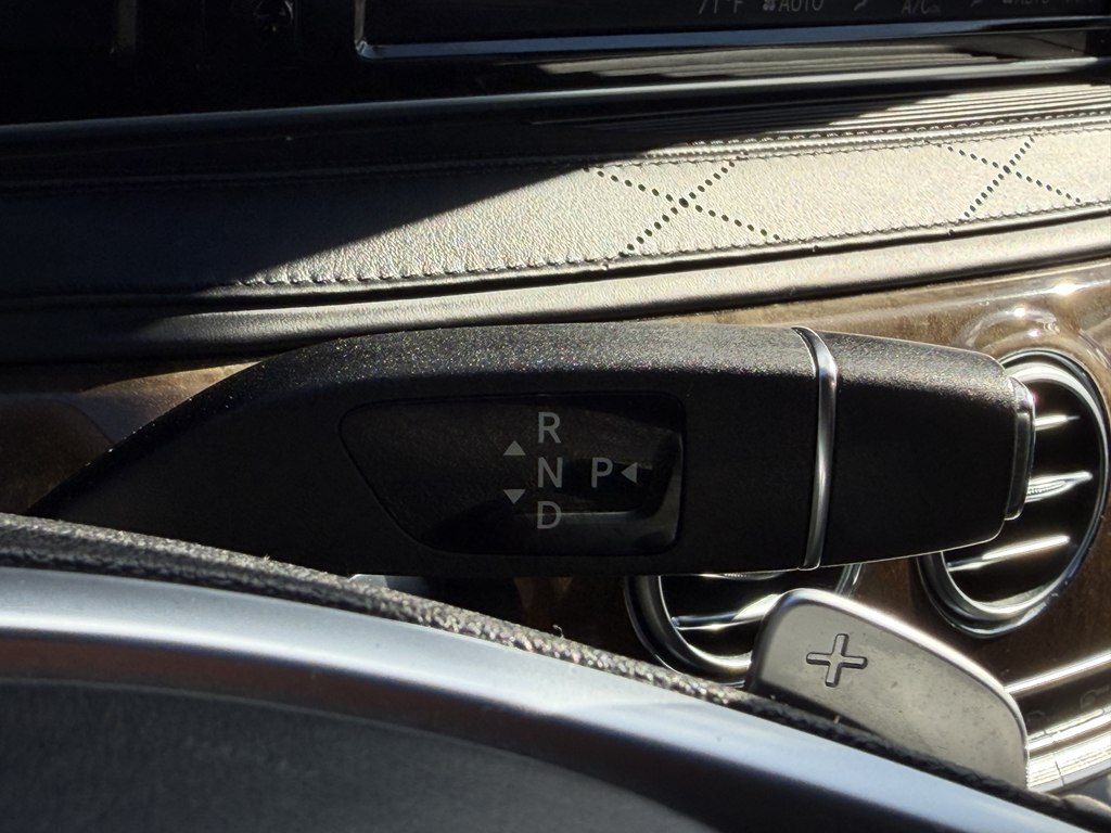 Photo 86 of this MERCEDES-BENZ S-CLASS