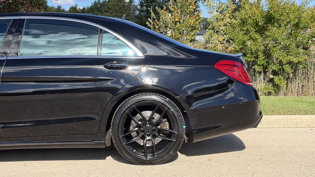 Photo 10 of this MERCEDES-BENZ S-CLASS