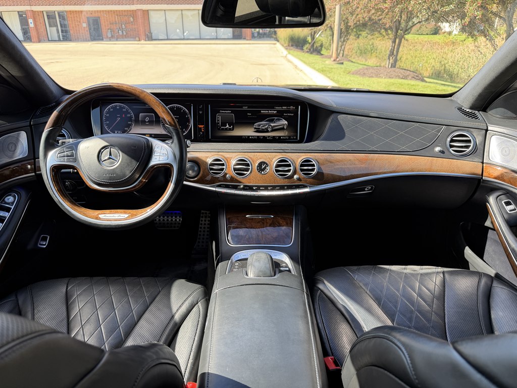 Photo 27 of this MERCEDES-BENZ S-CLASS