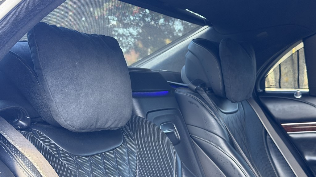 Photo 41 of this MERCEDES-BENZ S-CLASS