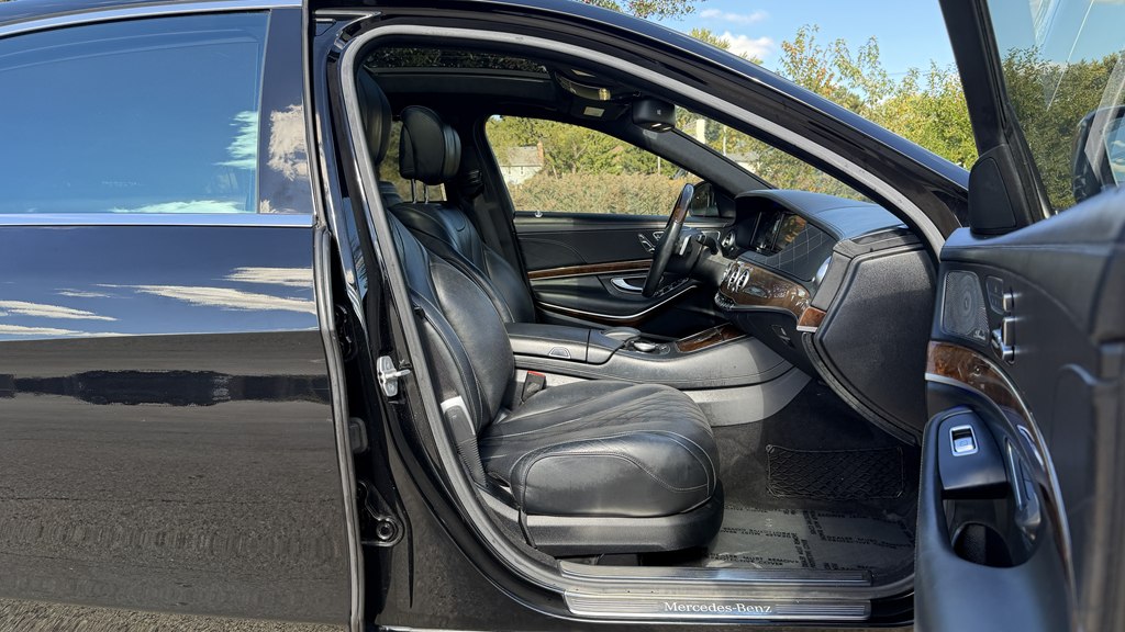 Photo 59 of this MERCEDES-BENZ S-CLASS