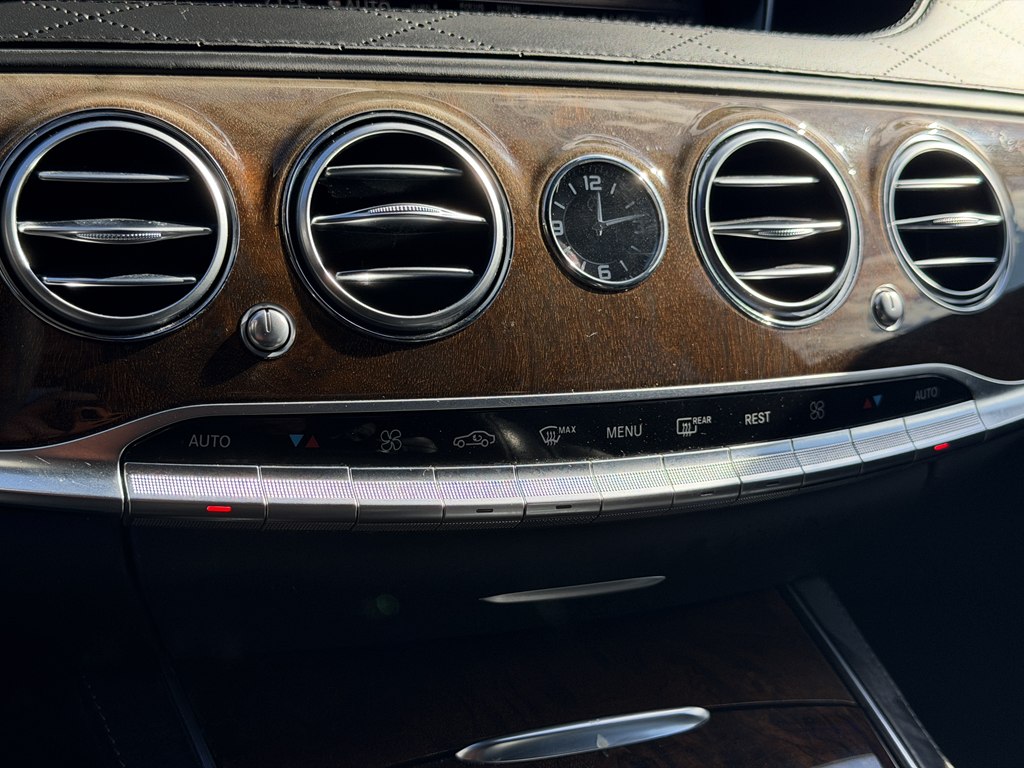 Photo 88 of this MERCEDES-BENZ S-CLASS