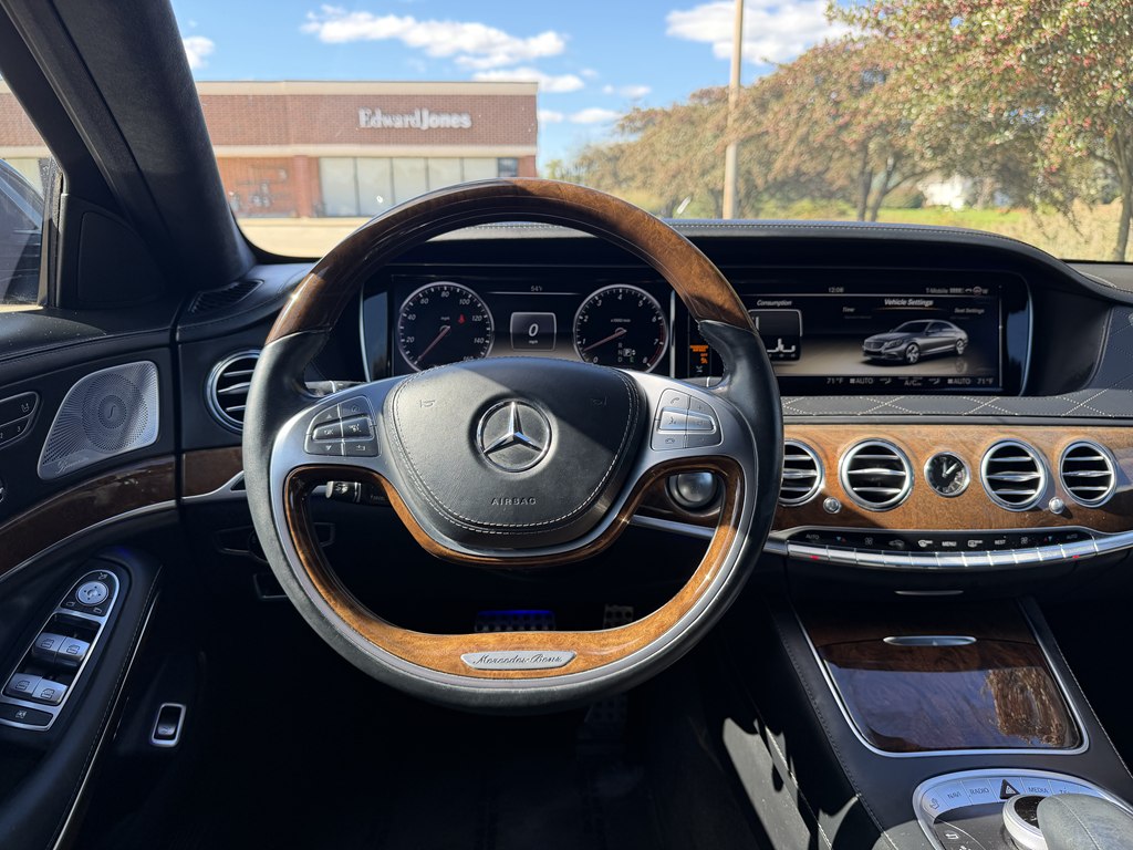 Photo 29 of this MERCEDES-BENZ S-CLASS