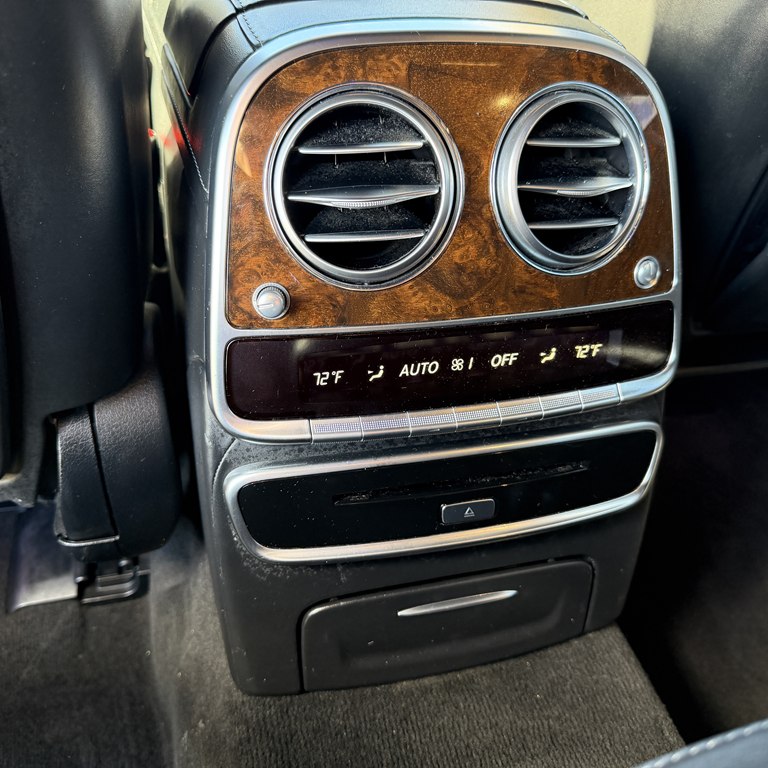 Photo 81 of this MERCEDES-BENZ S-CLASS