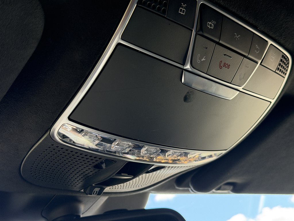 Photo 82 of this MERCEDES-BENZ S-CLASS
