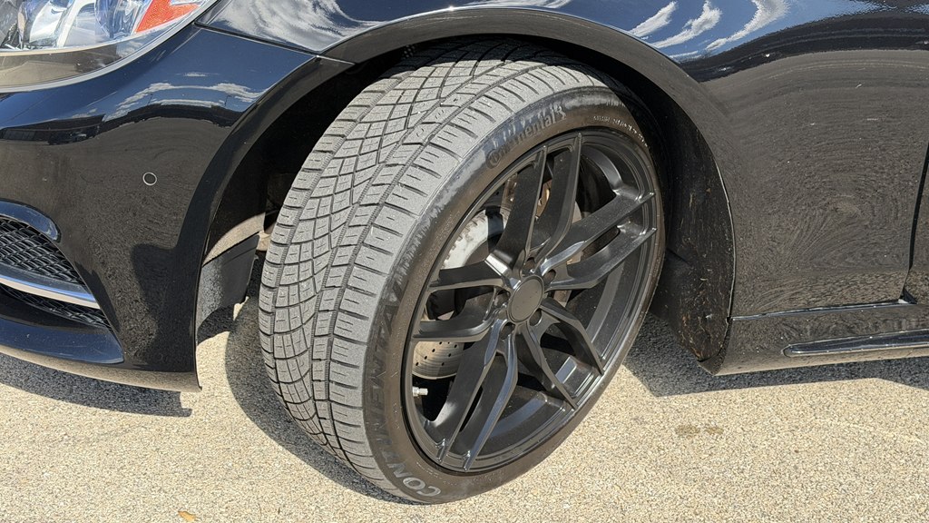 Photo 18 of this MERCEDES-BENZ S-CLASS