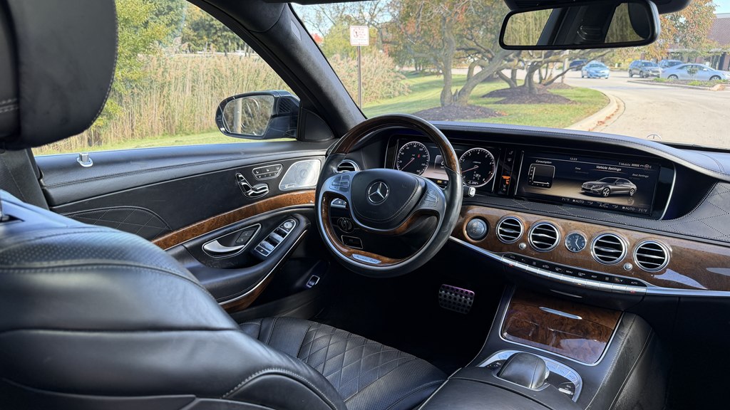 Photo 53 of this MERCEDES-BENZ S-CLASS