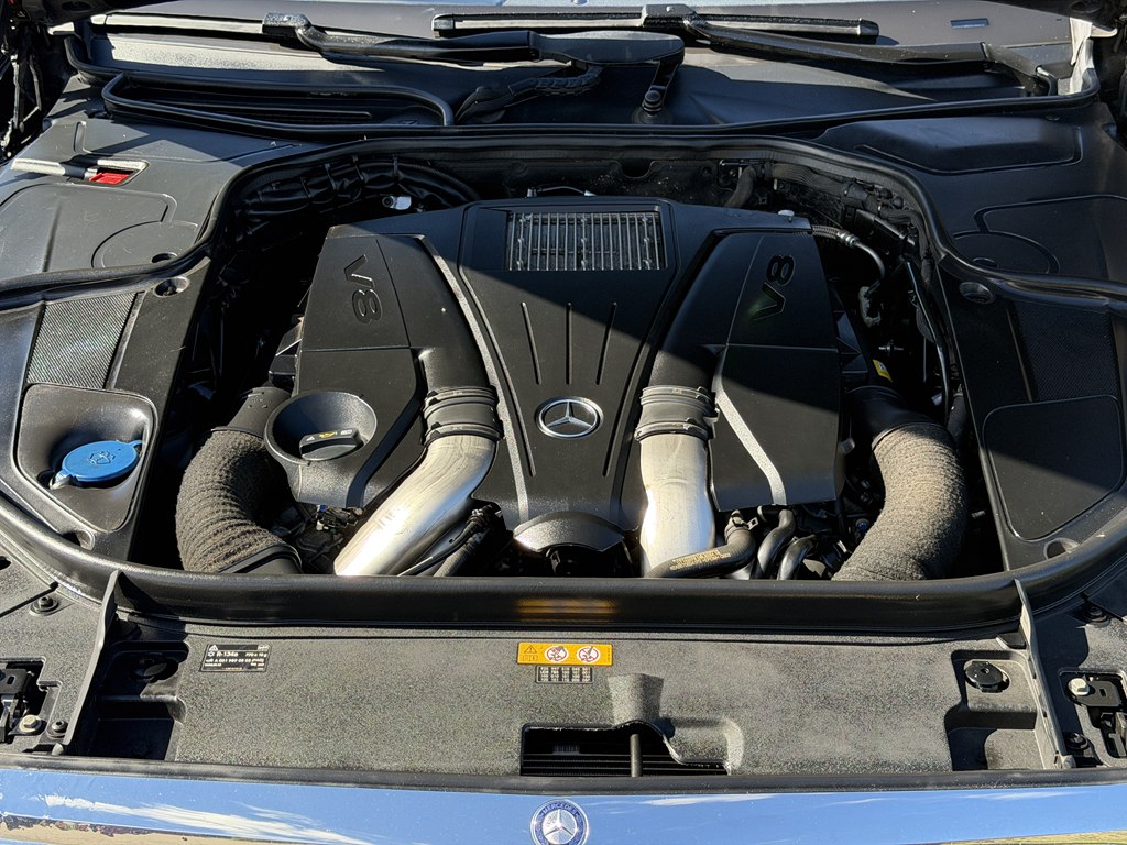 Photo 25 of this MERCEDES-BENZ S-CLASS