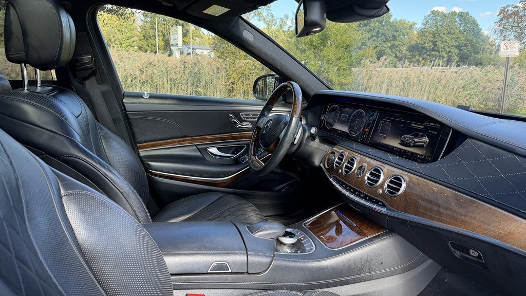 Photo 62 of this MERCEDES-BENZ S-CLASS