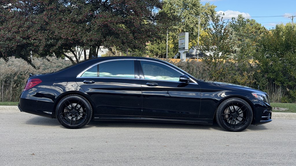 Photo 5 of this MERCEDES-BENZ S-CLASS
