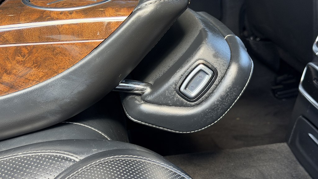 Photo 57 of this MERCEDES-BENZ S-CLASS