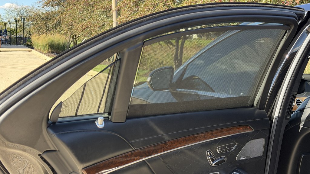 Photo 46 of this MERCEDES-BENZ S-CLASS