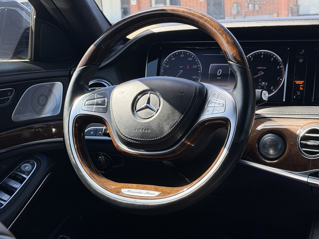 Photo 58 of this MERCEDES-BENZ S-CLASS
