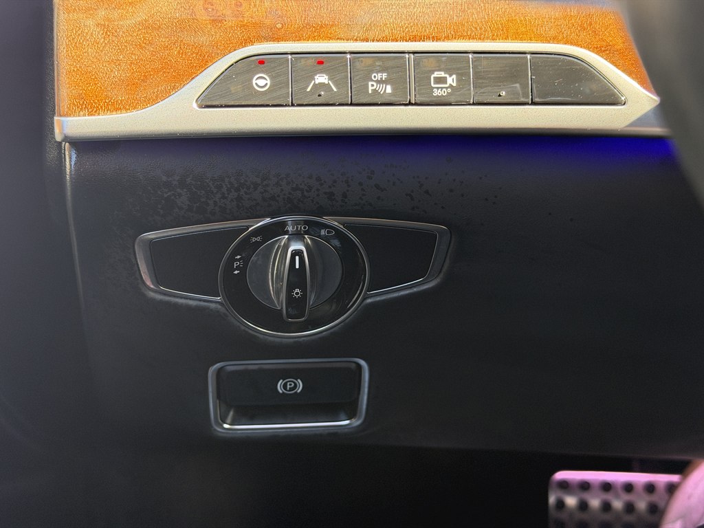 Photo 94 of this MERCEDES-BENZ S-CLASS