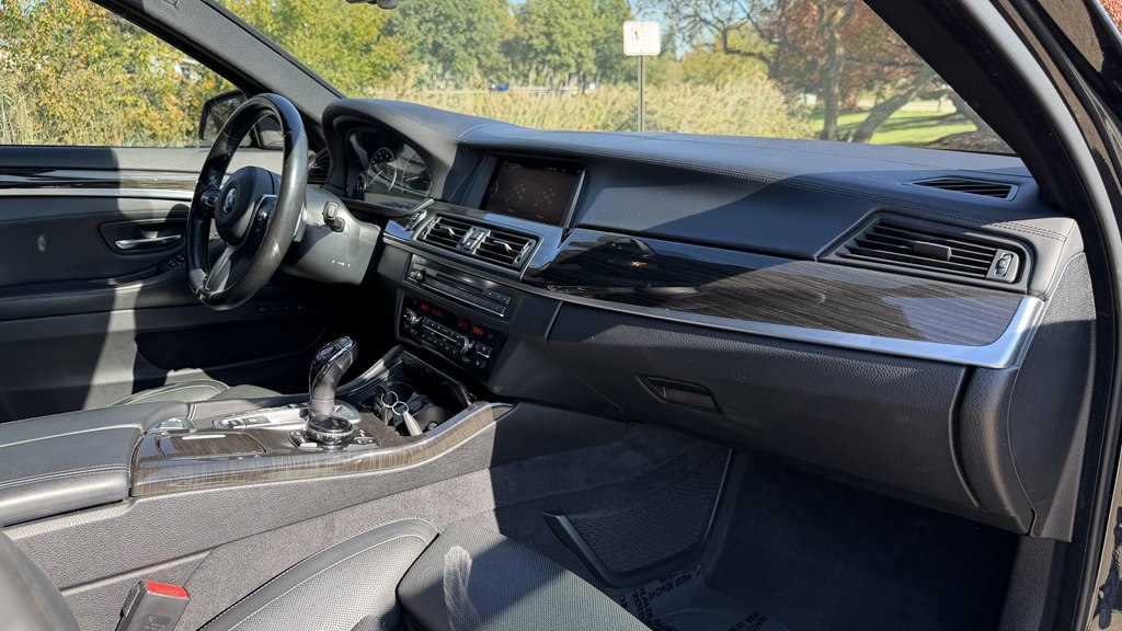Photo 57 of this BMW 5 SERIES