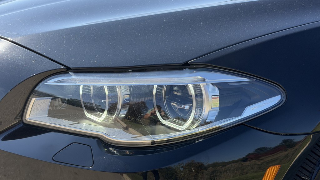 Photo 15 of this BMW 5 SERIES
