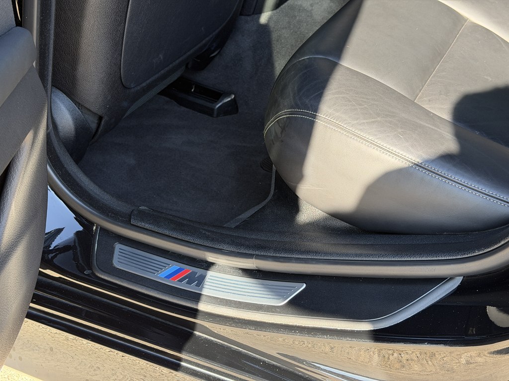 Photo 47 of this BMW 5 SERIES